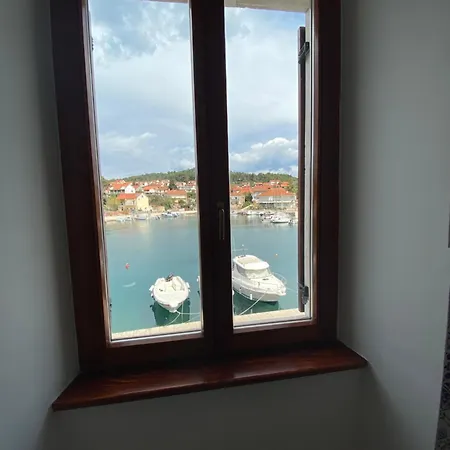 Ancora Faros Стари Град