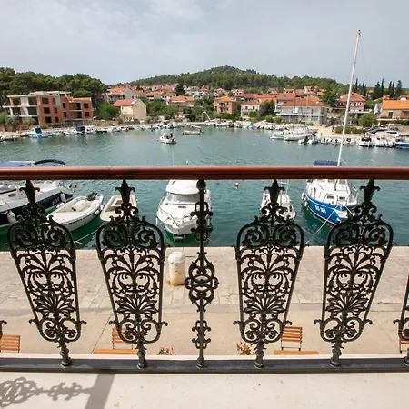 Ancora Faros