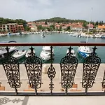 Ancora Faros