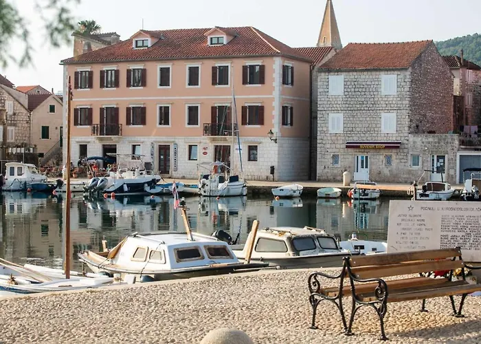 Ancora Faros * Stari Grad (Hvar)